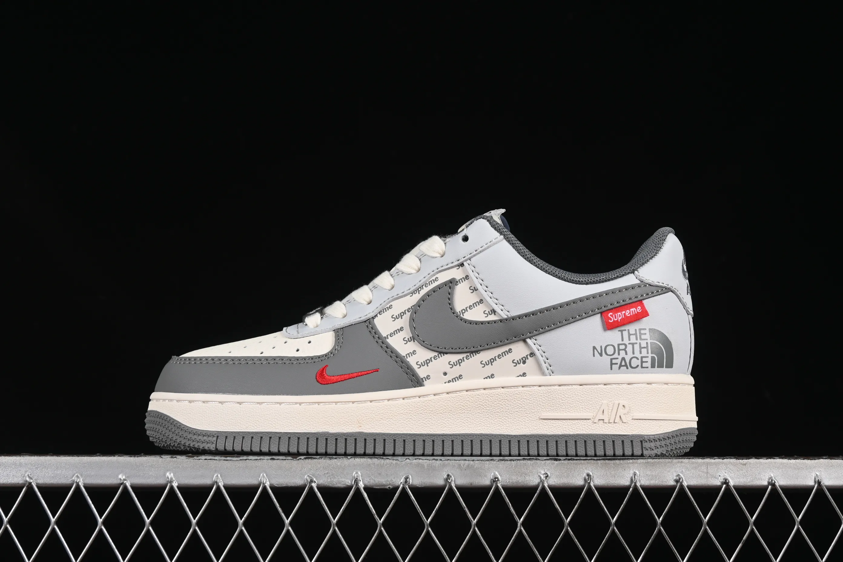 All categories Nk Air Force 1 Air Force series Nk Air Force 1 Low Air Force low-top Nike Air Force 1'07 Low North Face joint dark and light gray splicing Air Force 1 low-top casual sneakers JJ2508-715